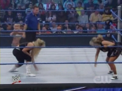 WWE_SmackDown_04_25_08_Diva_Match_XviD_avi_000308875.jpg