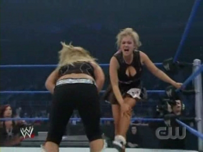 WWE_SmackDown_04_25_08_Diva_Match_XviD_avi_000310610.jpg