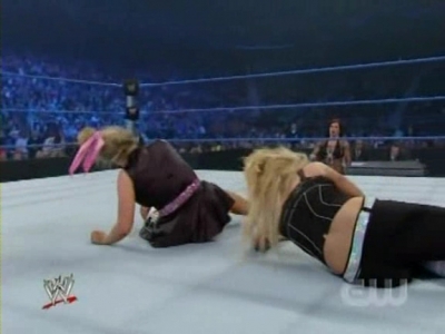 WWE_SmackDown_04_25_08_Diva_Match_XviD_avi_000319319.jpg