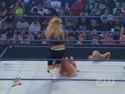 WWE_SmackDown_04_25_08_Diva_Match_XviD_avi_000335802.jpg