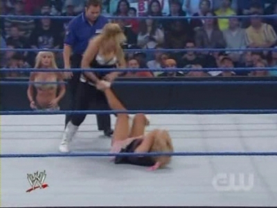 WWE_SmackDown_04_25_08_Diva_Match_XviD_avi_000338471.jpg