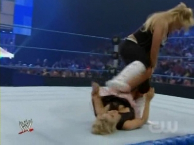 WWE_SmackDown_04_25_08_Diva_Match_XviD_avi_000345511.jpg