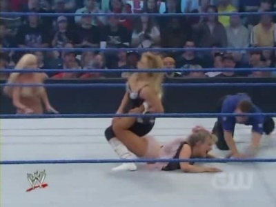 WWE_SmackDown_04_25_08_Diva_Match_XviD_avi_000347580.jpg