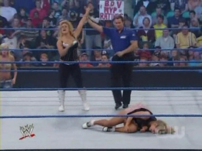 WWE_SmackDown_04_25_08_Diva_Match_XviD_avi_000360460.jpg