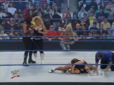 WWE_SmackDown_04_25_08_Diva_Match_XviD_avi_000365531.jpg