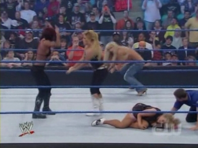 WWE_SmackDown_04_25_08_Diva_Match_XviD_avi_000369635.jpg
