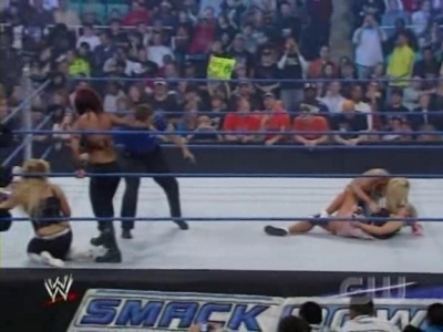 WWE_SmackDown_04_25_08_Diva_Match_XviD_avi_000379345.jpg