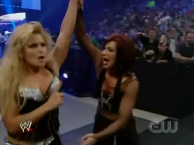 WWE_SmackDown_04_25_08_Diva_Match_XviD_avi_000385184.jpg