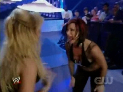 WWE_SmackDown_04_25_08_Diva_Match_XviD_avi_000391190.jpg