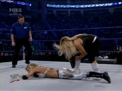 SD_06-27-08_Kelly_Kelly-Michelle_McCool-Cherry_vs_Maryse-Victoria-Natalya_avi_000252120.jpg