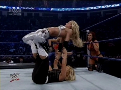 SD_06-27-08_Kelly_Kelly-Michelle_McCool-Cherry_vs_Maryse-Victoria-Natalya_avi_000266360.jpg