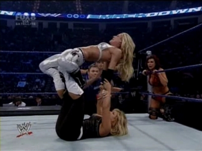 SD_06-27-08_Kelly_Kelly-Michelle_McCool-Cherry_vs_Maryse-Victoria-Natalya_avi_000267000.jpg