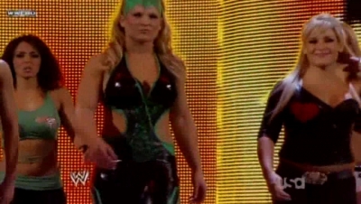 WWE_Raw_04_28_08_Diva_Match_XviD_avi_000056322.jpg