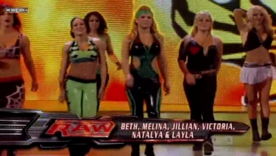WWE_Raw_04_28_08_Diva_Match_XviD_avi_000058324.jpg