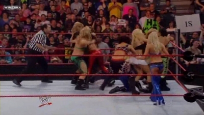 WWE_Raw_04_28_08_Diva_Match_XviD_avi_000085085.jpg