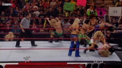 WWE_Raw_04_28_08_Diva_Match_XviD_avi_000090790.jpg
