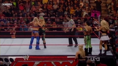 WWE_Raw_04_28_08_Diva_Match_XviD_avi_000108775.jpg