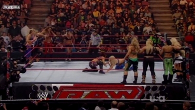 WWE_Raw_04_28_08_Diva_Match_XviD_avi_000140173.jpg