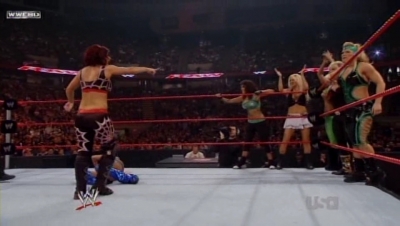 WWE_Raw_04_28_08_Diva_Match_XviD_avi_000167300.jpg