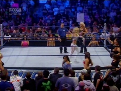 SD_10-03-08_Beth_vs_Michelle_-_Lumberjill_match_avi_000143200.jpg