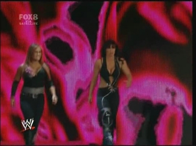 WWE_SD_21-11-08_Bella-Twins-vs-_Victoria-Natalya_avi_000085760.jpg