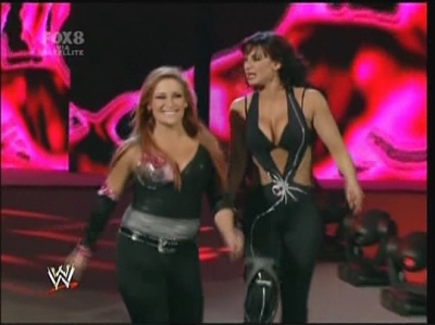 WWE_SD_21-11-08_Bella-Twins-vs-_Victoria-Natalya_avi_000095600.jpg