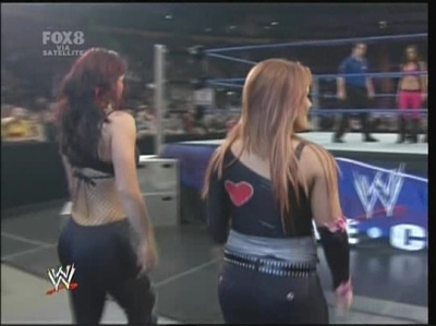 WWE_SD_21-11-08_Bella-Twins-vs-_Victoria-Natalya_avi_000101000.jpg