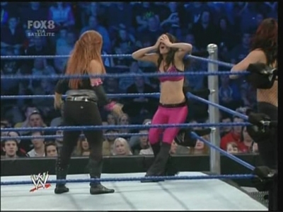 WWE_SD_21-11-08_Bella-Twins-vs-_Victoria-Natalya_avi_000196600.jpg