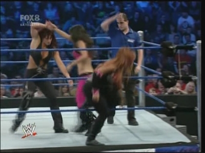 WWE_SD_21-11-08_Bella-Twins-vs-_Victoria-Natalya_avi_000257680.jpg