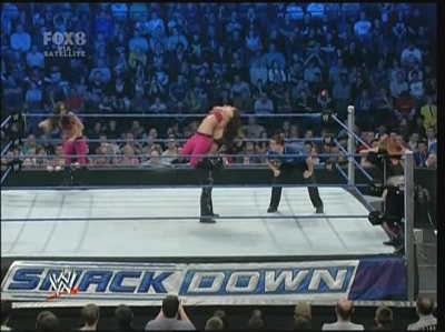 WWE_SD_21-11-08_Bella-Twins-vs-_Victoria-Natalya_avi_000312840.jpg