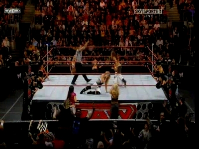 RAW_05-05-08_Beth_vs_Mickie_Lumberjill_Match_avi_000235151.jpg