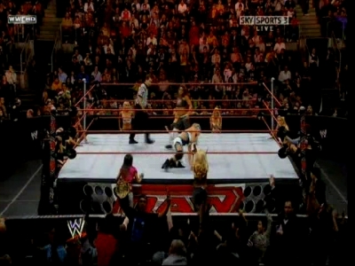 RAW_05-05-08_Beth_vs_Mickie_Lumberjill_Match_avi_000236069.jpg
