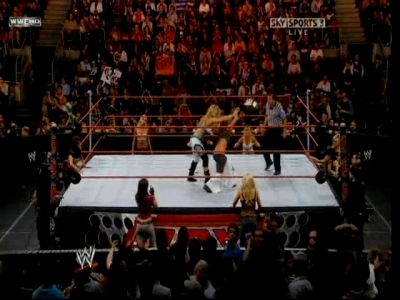 RAW_05-05-08_Beth_vs_Mickie_Lumberjill_Match_avi_000293418.jpg