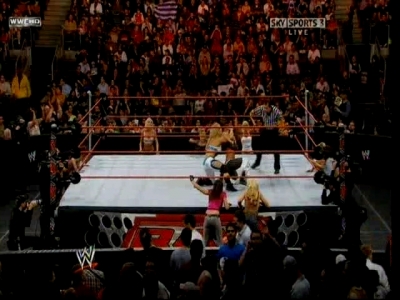 RAW_05-05-08_Beth_vs_Mickie_Lumberjill_Match_avi_000320862.jpg