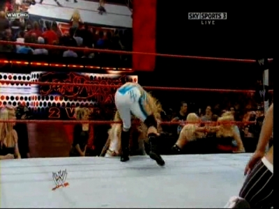 RAW_05-05-08_Beth_vs_Mickie_Lumberjill_Match_avi_000447280.jpg