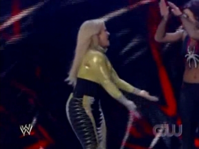 WWE_SmackDown_05_09_08_Diva_Match_XviD_avi_000056256.jpg