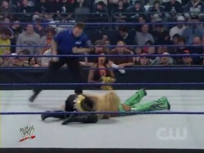 WWE_SmackDown_05_09_08_Diva_Match_XviD_avi_000098565.jpg