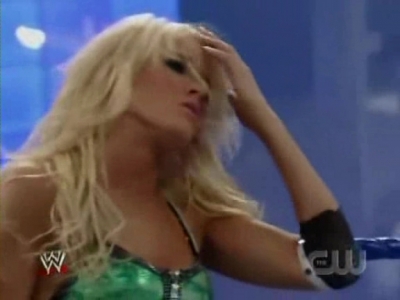 WWE_SmackDown_05_09_08_Diva_Match_XviD_avi_000124424.jpg