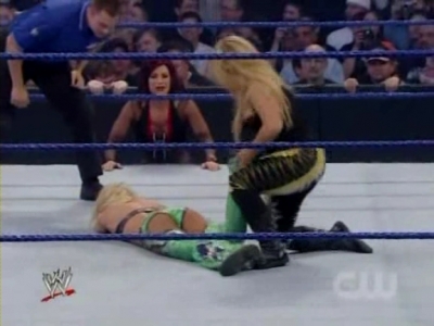 WWE_SmackDown_05_09_08_Diva_Match_XviD_avi_000188721.jpg