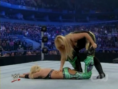 WWE_SmackDown_05_09_08_Diva_Match_XviD_avi_000192125.jpg