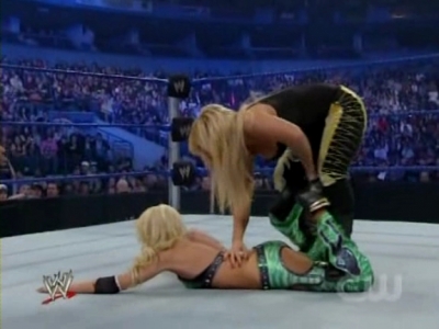 WWE_SmackDown_05_09_08_Diva_Match_XviD_avi_000193793.jpg
