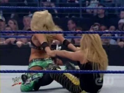 WWE_SmackDown_05_09_08_Diva_Match_XviD_avi_000203570.jpg