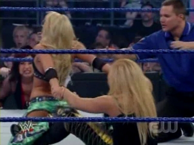 WWE_SmackDown_05_09_08_Diva_Match_XviD_avi_000208174.jpg