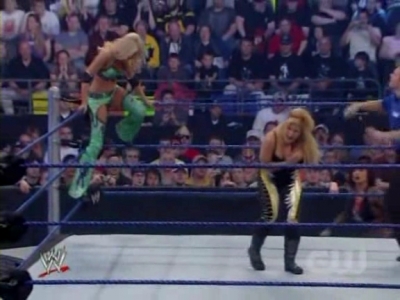 WWE_SmackDown_05_09_08_Diva_Match_XviD_avi_000229329.jpg