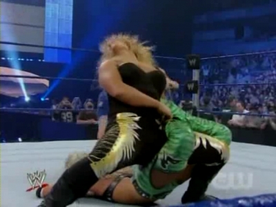 WWE_SmackDown_05_09_08_Diva_Match_XviD_avi_000244510.jpg
