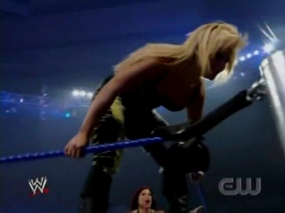 WWE_SmackDown_05_09_08_Diva_Match_XviD_avi_000257490.jpg
