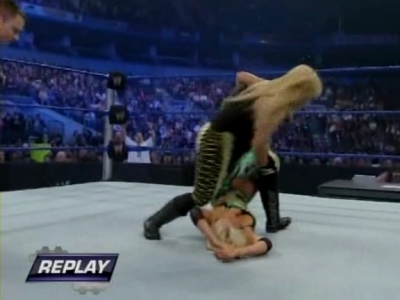 WWE_SmackDown_05_09_08_Diva_Match_XviD_avi_000296095.jpg
