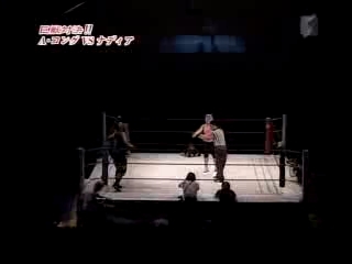 May_5,_2005_-_NEO_-_Amazing_Kong_vs_Nattie_Neidhart_flv_000002035.jpg