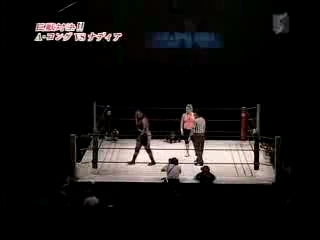 May_5,_2005_-_NEO_-_Amazing_Kong_vs_Nattie_Neidhart_flv_000006139.jpg