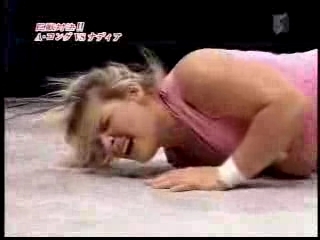 May_5,_2005_-_NEO_-_Amazing_Kong_vs_Nattie_Neidhart_flv_000062129.jpg